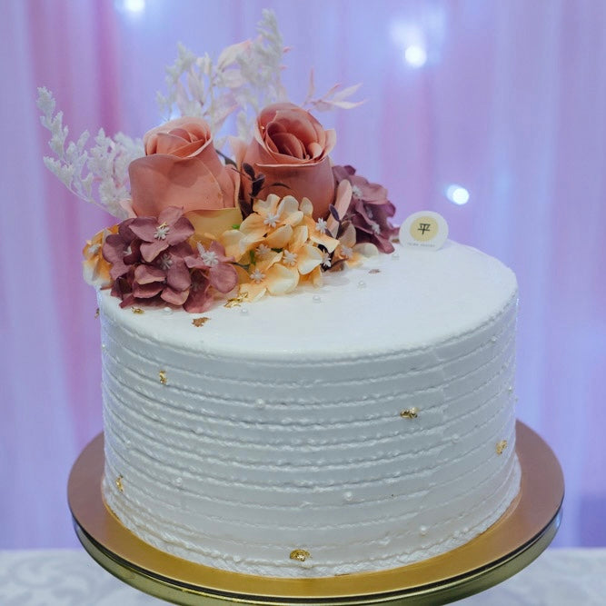Floral Cake by Taira Pastry